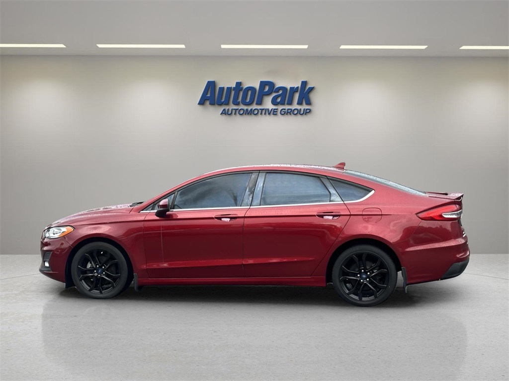 2019 Ford Fusion SE Image 8 of 32