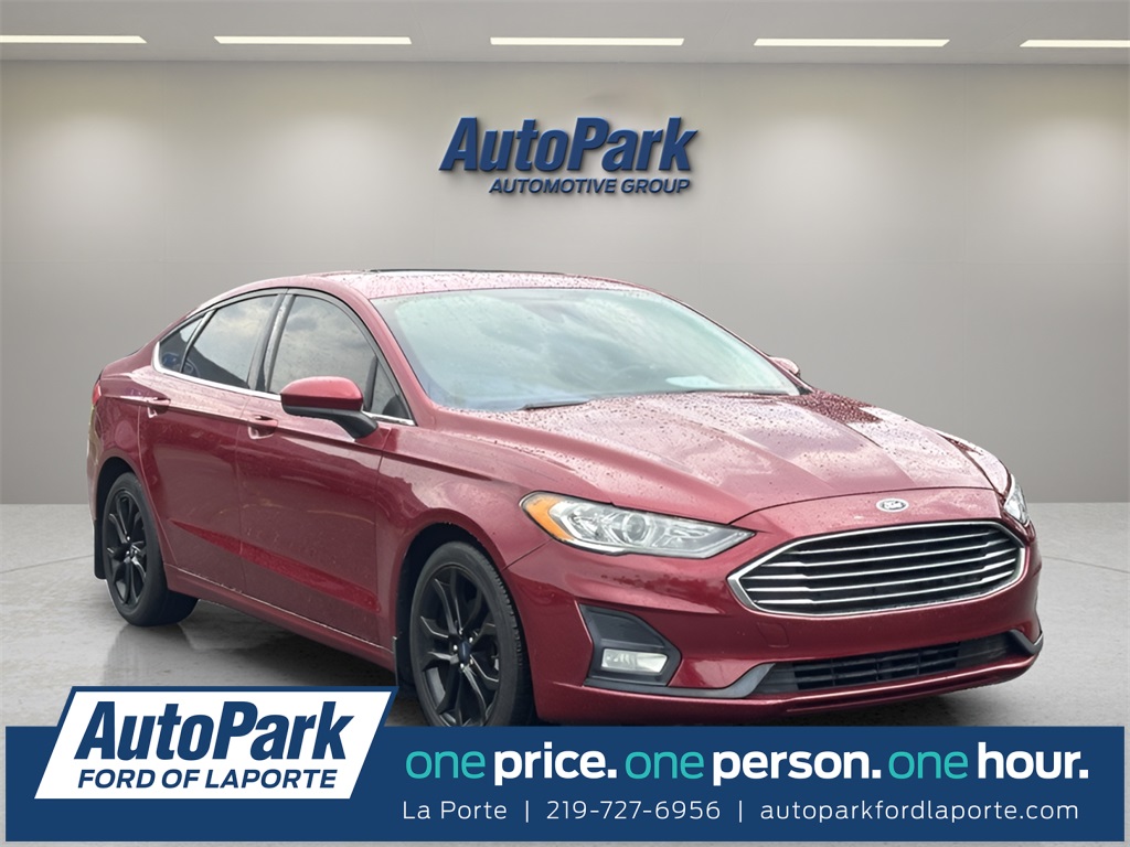 2019 Ford Fusion SE Image 3 of 32