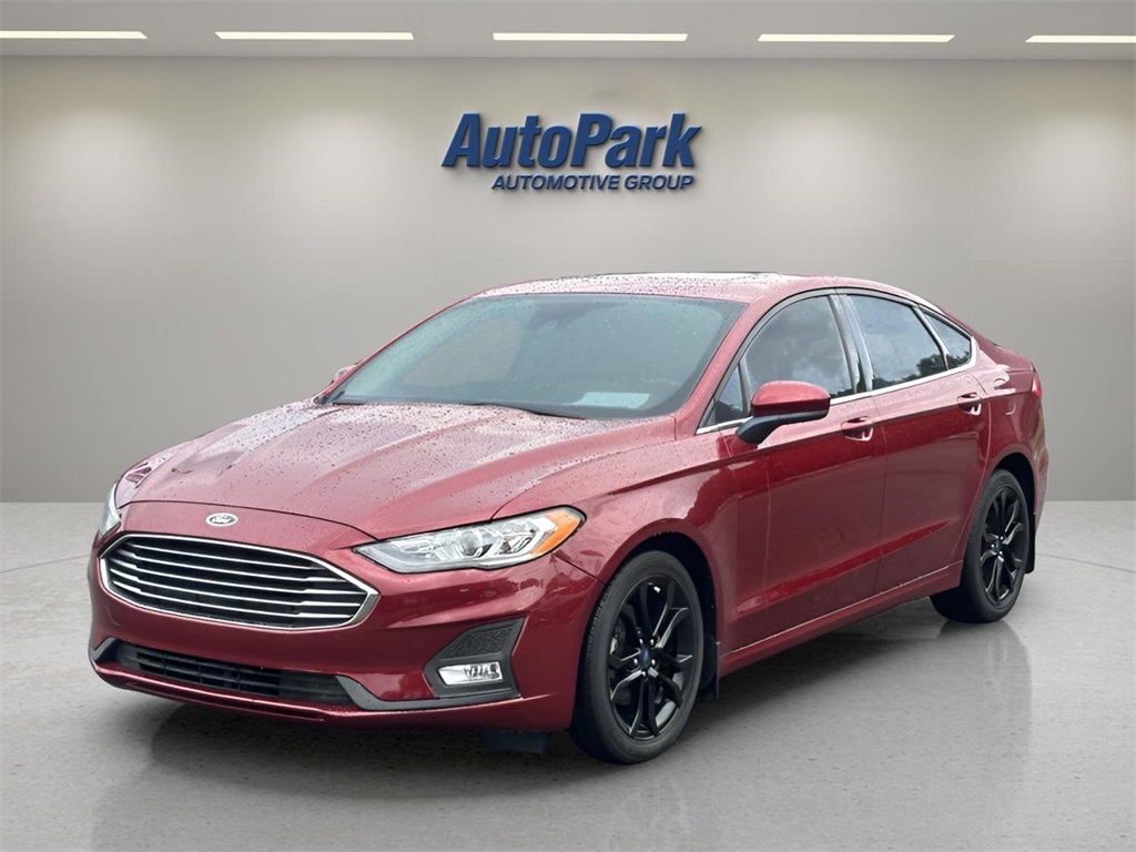 2019 Ford Fusion SE Image 1 of 32