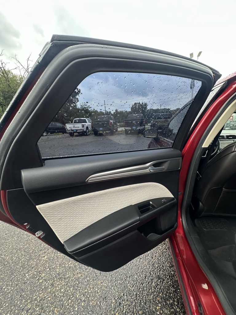 2019 Ford Fusion SE Image 19 of 32