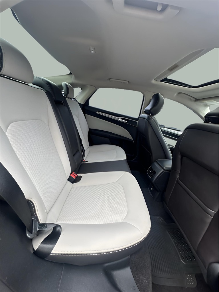 2019 Ford Fusion SE Image 14 of 32