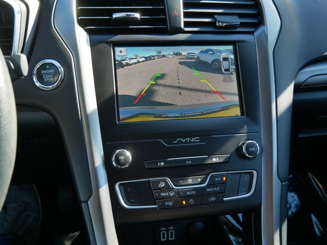 2019 Ford Fusion SE Image 18 of 36