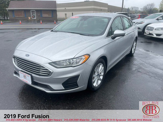 2019 Ford Fusion SE Image 1 of 15