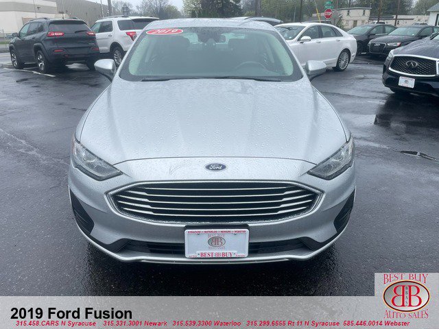 2019 Ford Fusion SE Image 2 of 15