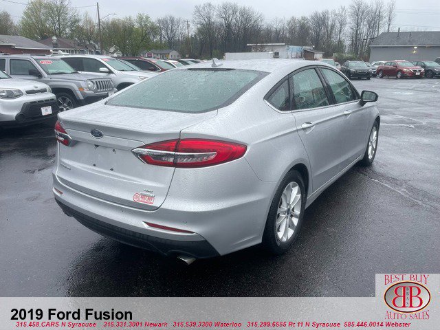 2019 Ford Fusion SE Image 5 of 15