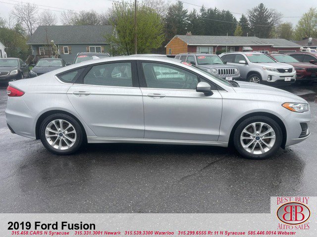 2019 Ford Fusion SE Image 4 of 15