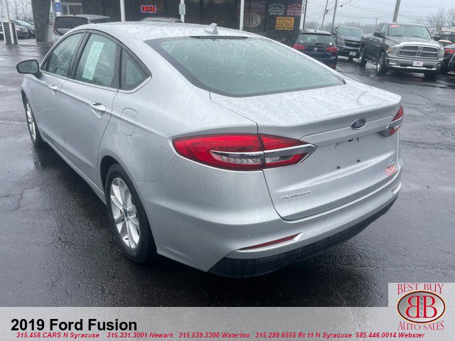 2019 Ford Fusion SE Image 7 of 15