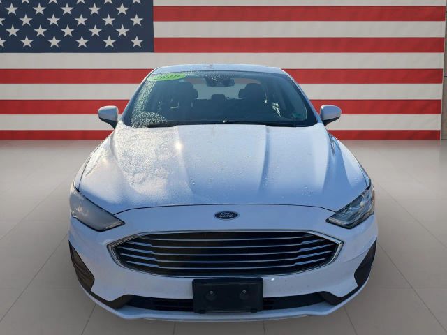 2019 Ford Fusion SE Image 2 of 12