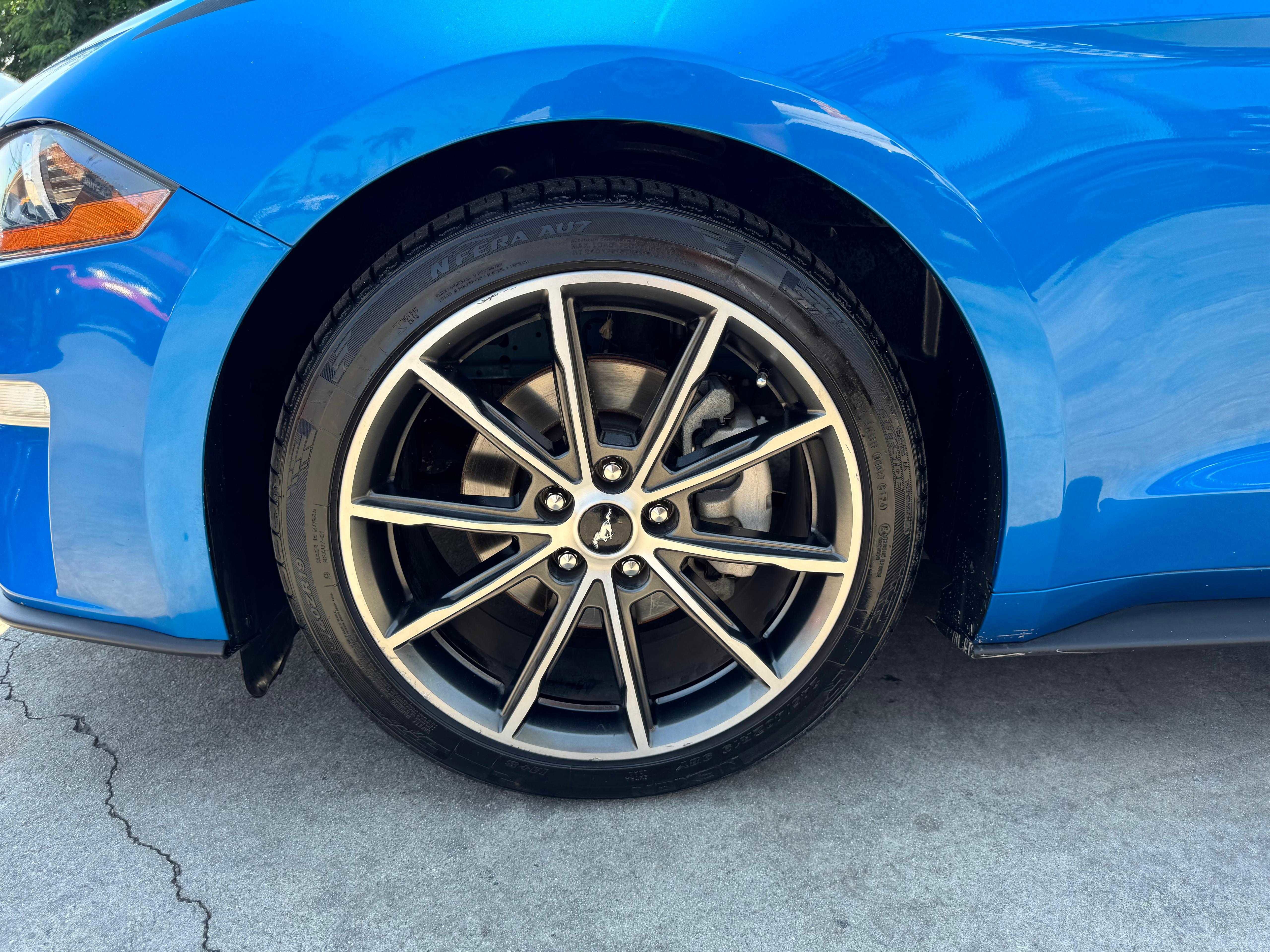 2019 Ford Mustang EcoBoost Premium Image 17 of 49