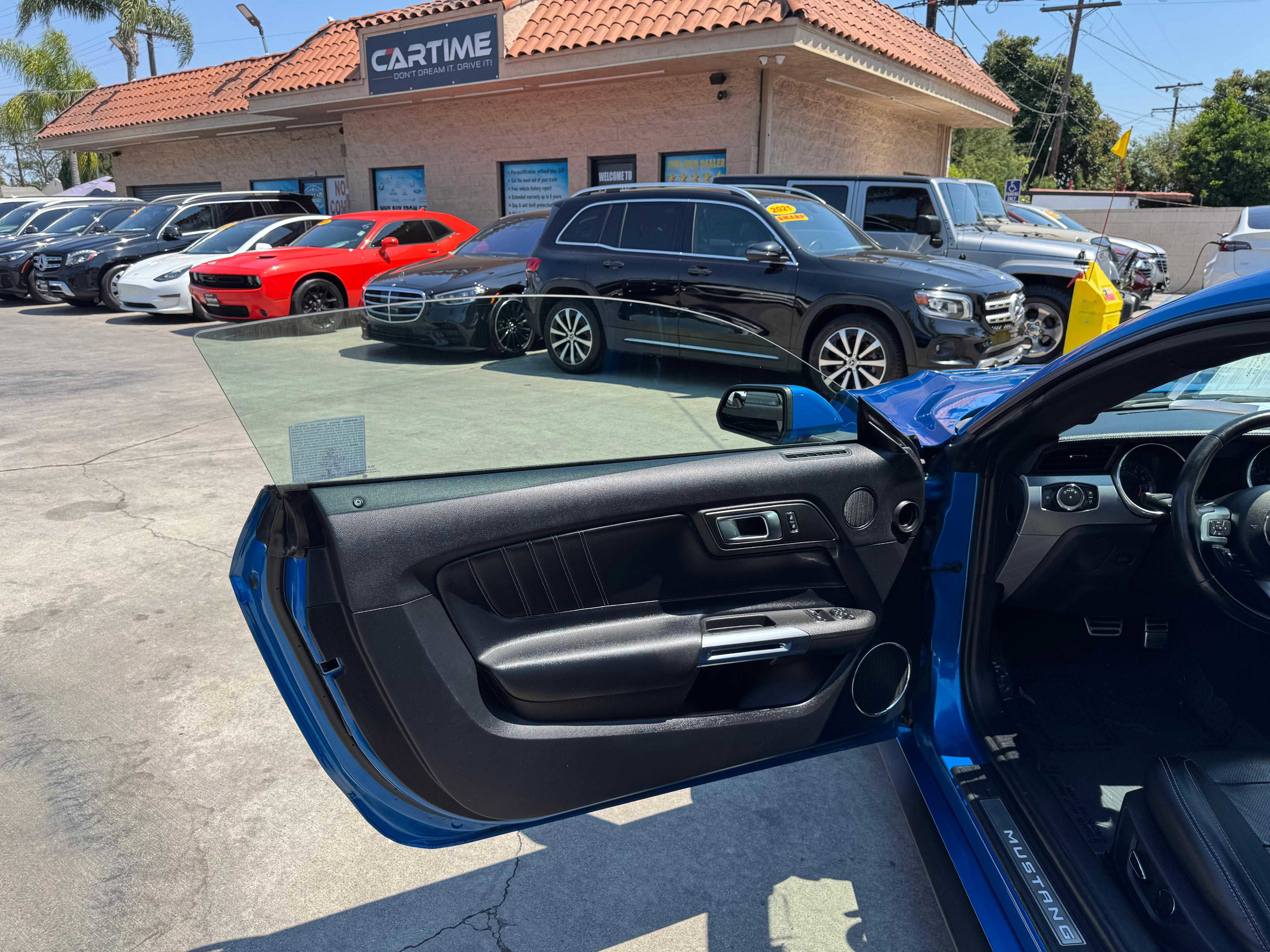 2019 Ford Mustang EcoBoost Premium Image 28 of 49