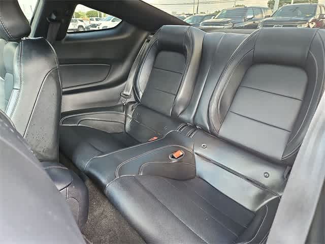 Vehicle image 14 of 38