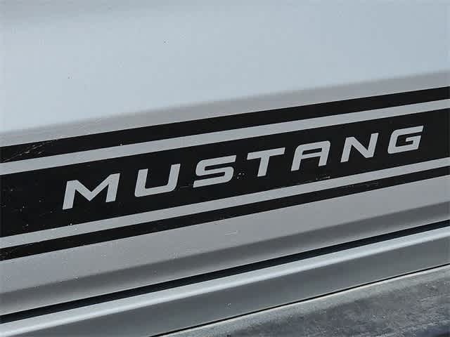 Vehicle image 35 of 38