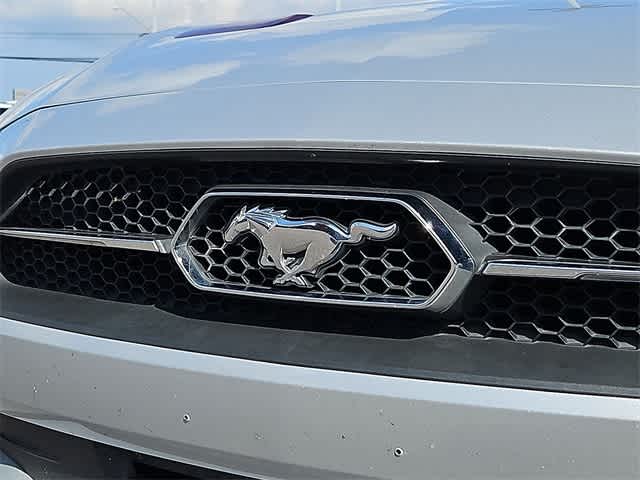 Vehicle image 33 of 38
