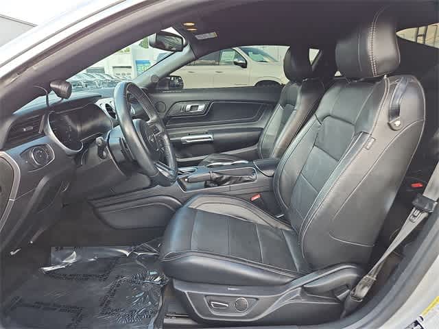 Vehicle image 36 of 38