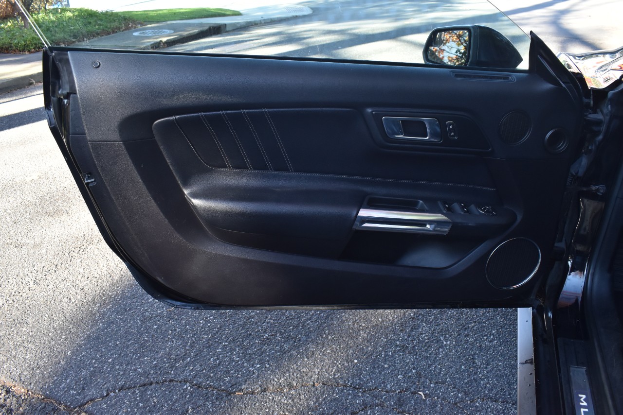 2019 Ford Mustang EcoBoost Premium Image 28 of 49