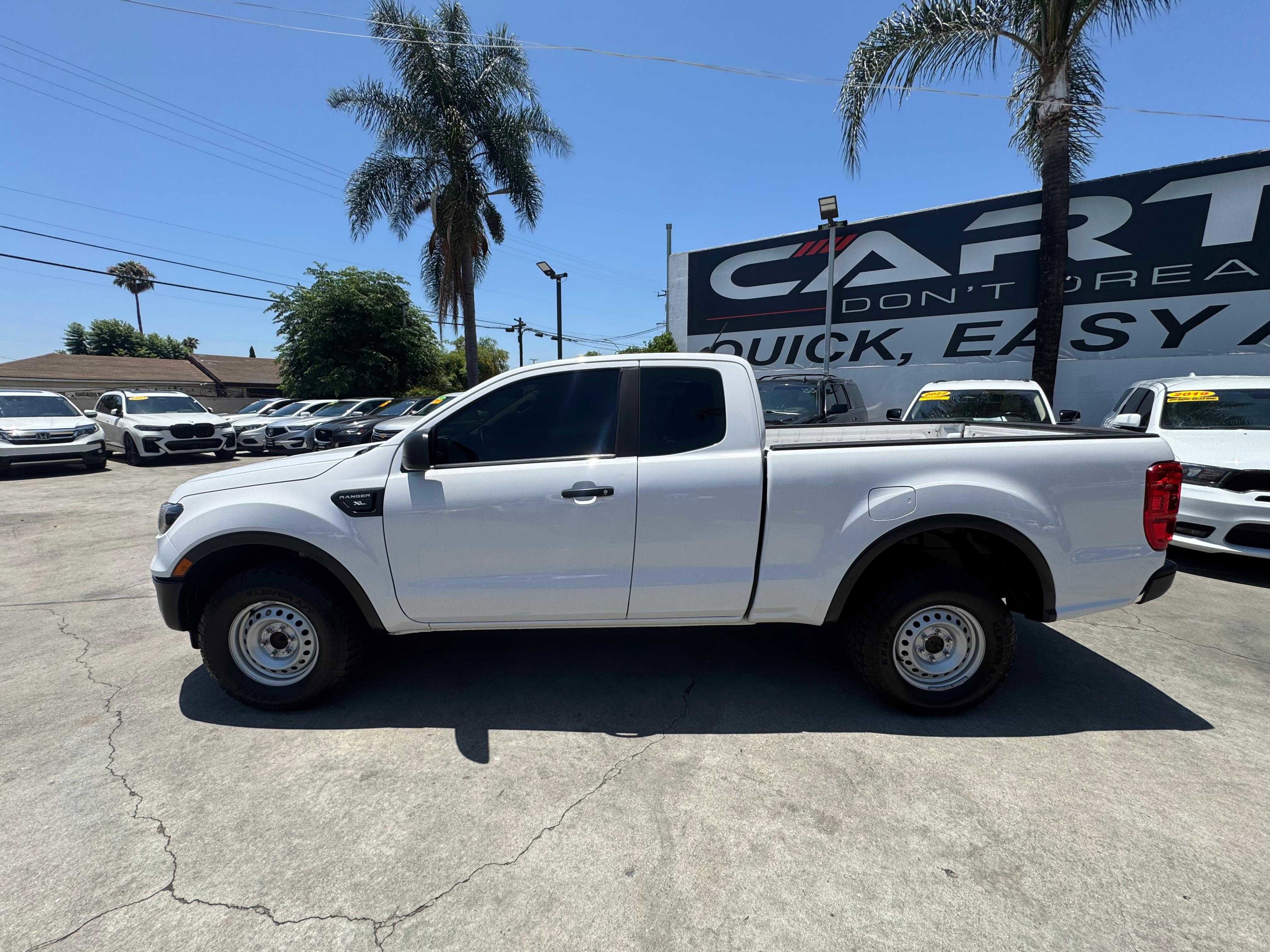 Vehicle image 17 of 67