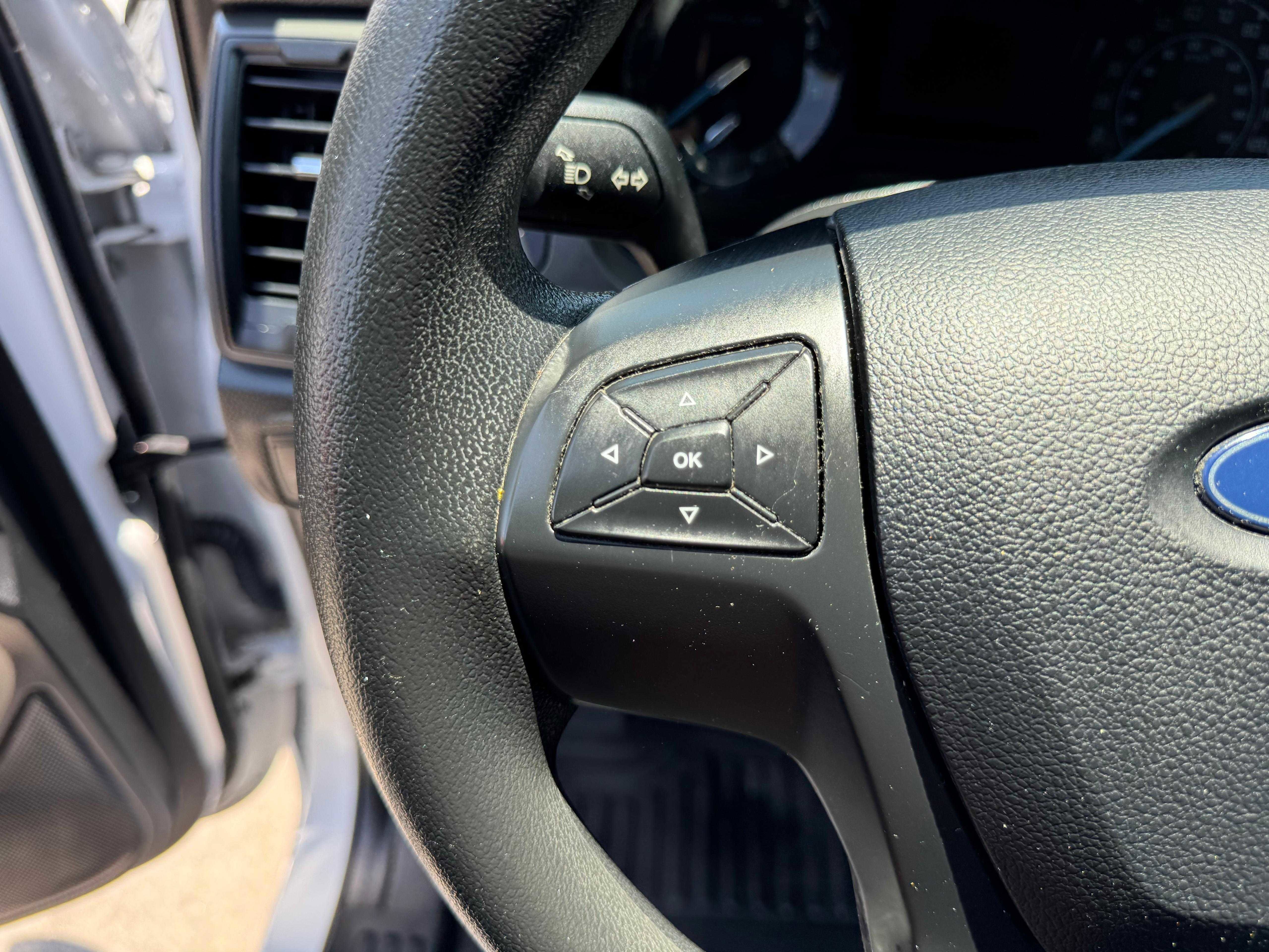 Vehicle image 32 of 67