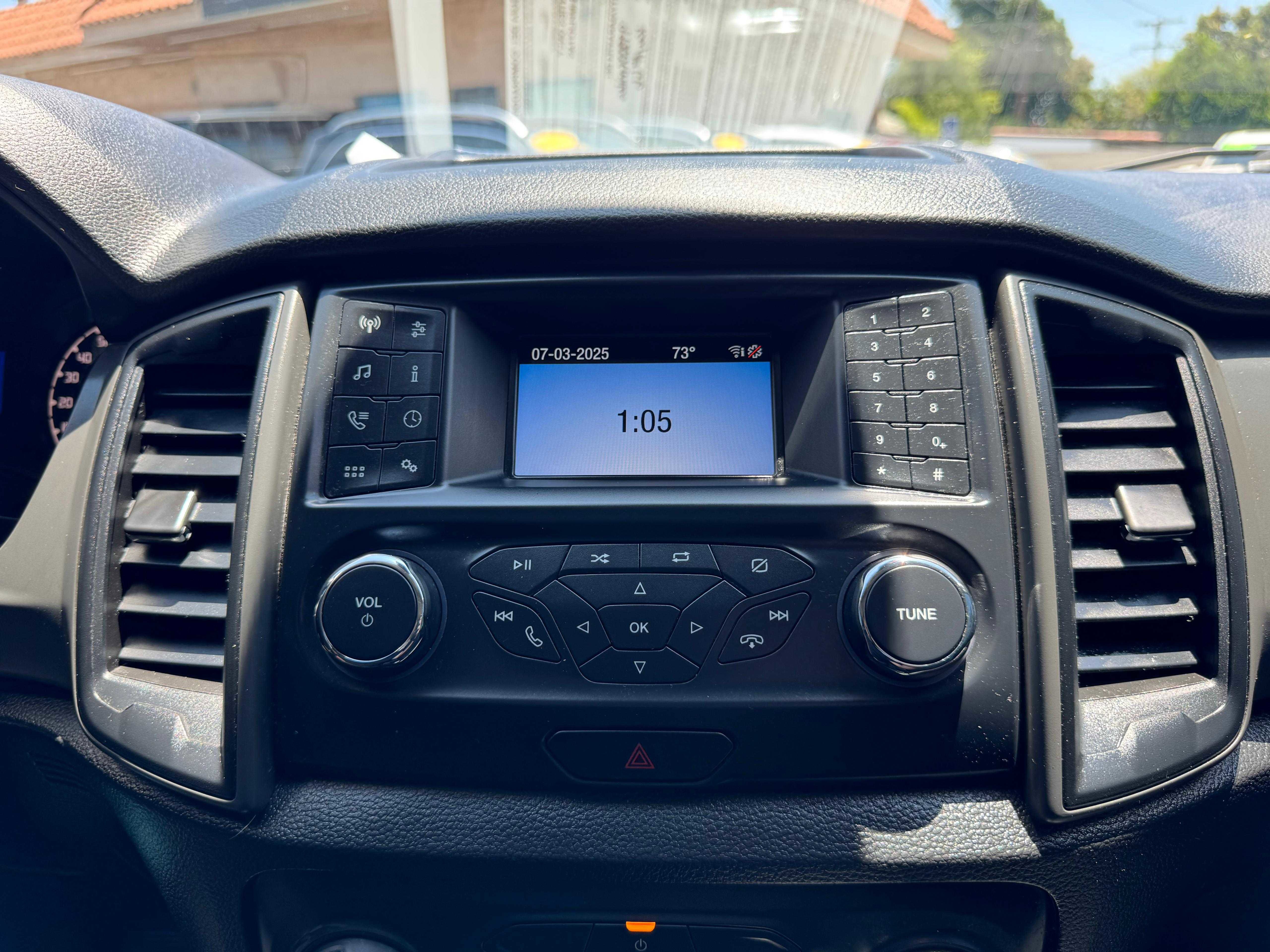 Vehicle image 34 of 67