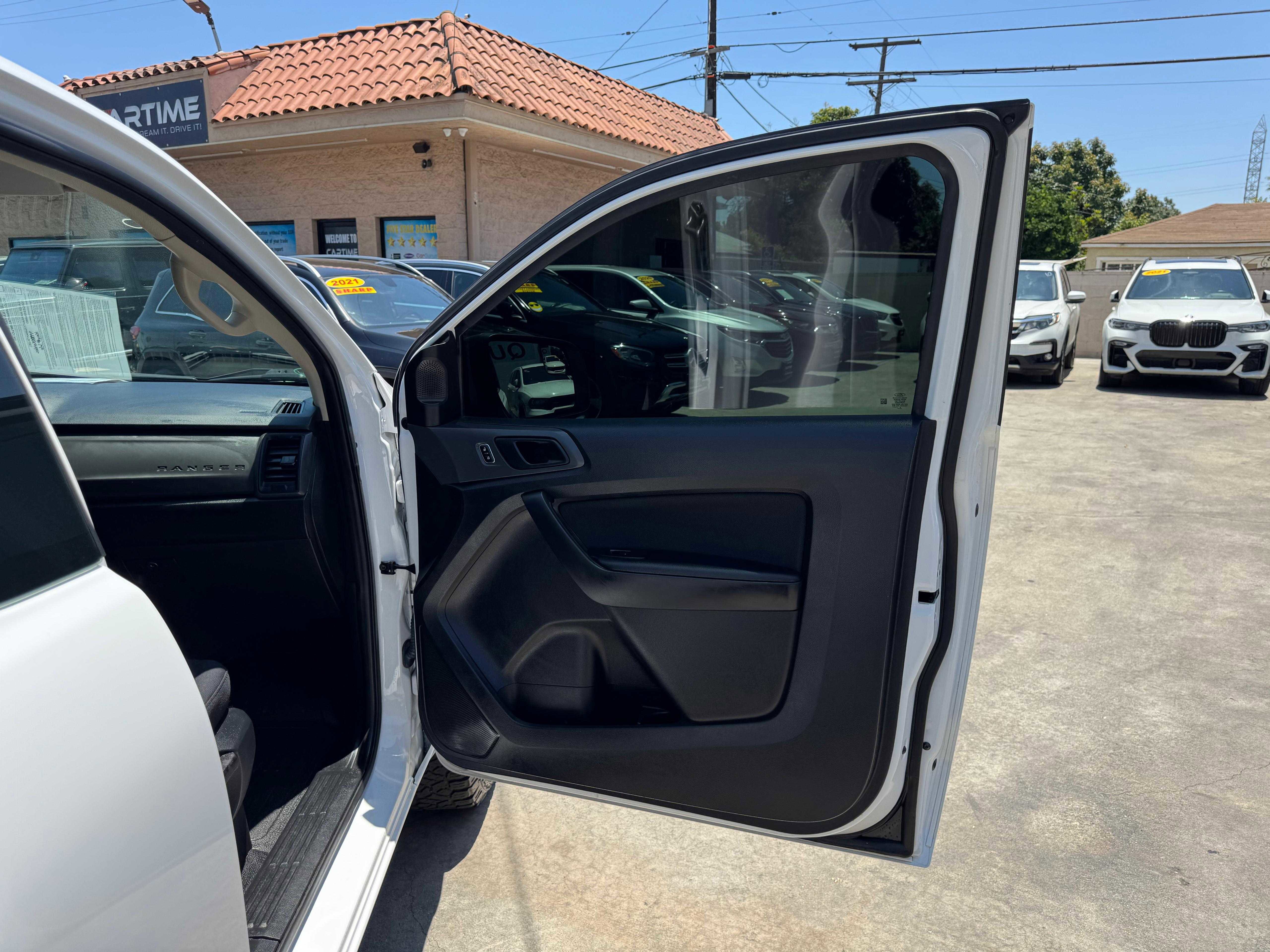 Vehicle image 62 of 67