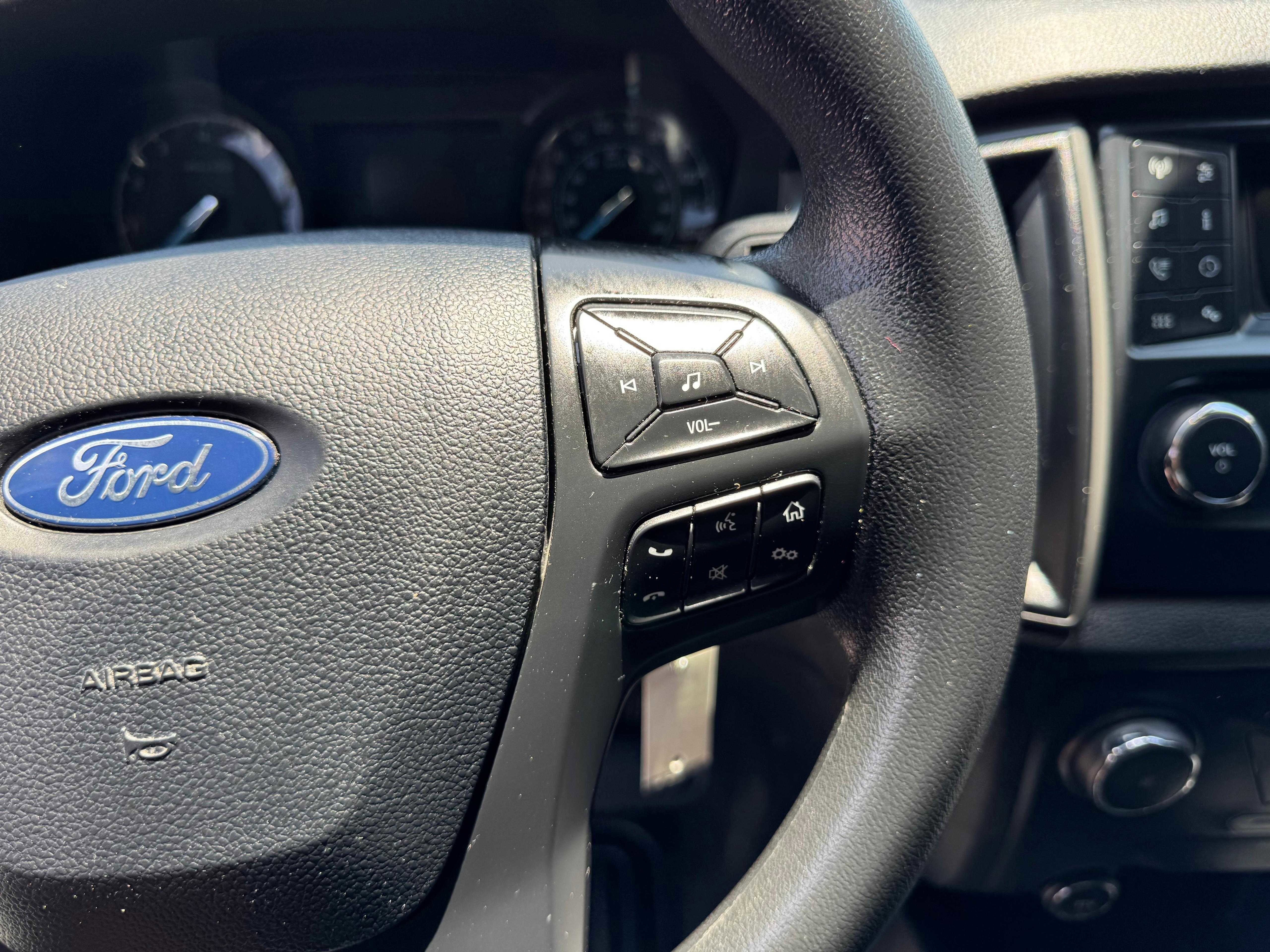 Vehicle image 31 of 67