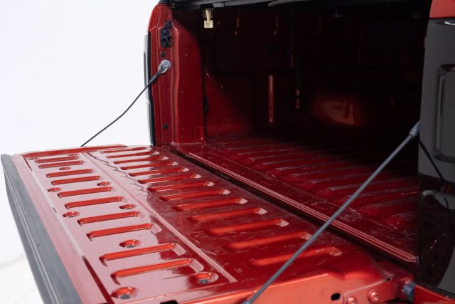Vehicle image 60 of 77