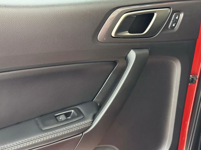 Vehicle image 39 of 77
