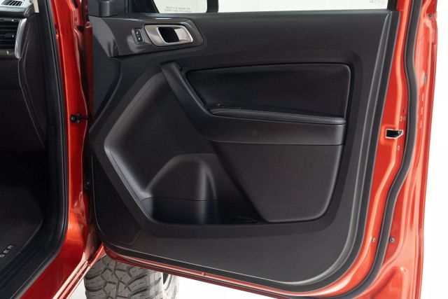 Vehicle image 25 of 77