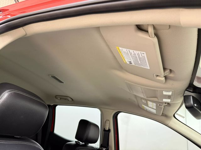 Vehicle image 30 of 77