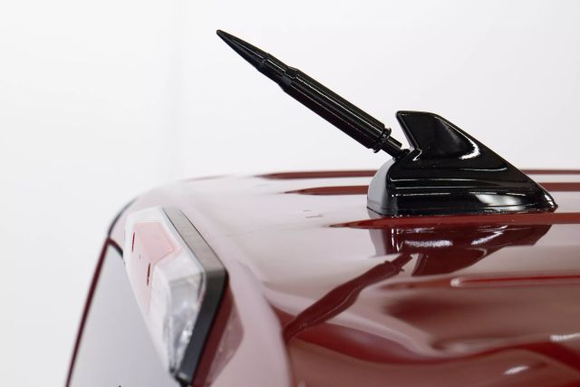 Vehicle image 16 of 77