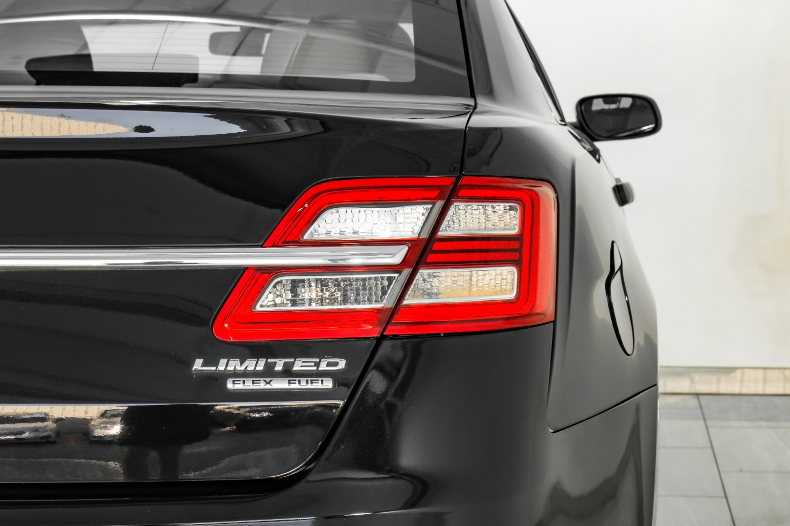 2019 Ford Taurus Limited Image 45 of 53