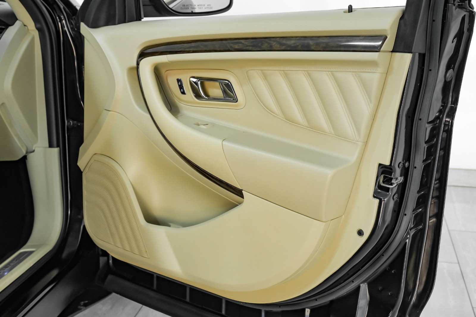 2019 Ford Taurus Limited Image 46 of 53