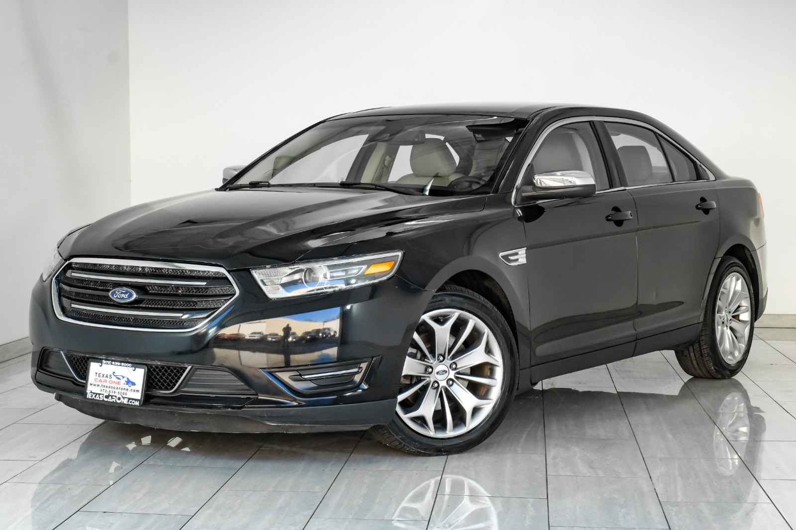 2019 Ford Taurus Limited Image 1 of 53