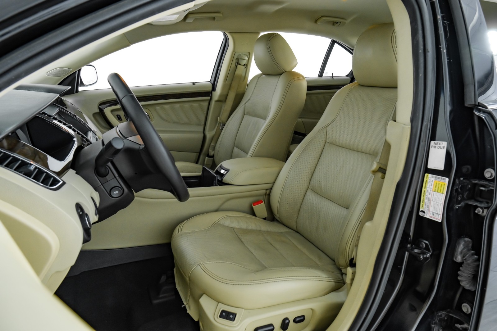 2019 Ford Taurus Limited Image 23 of 53