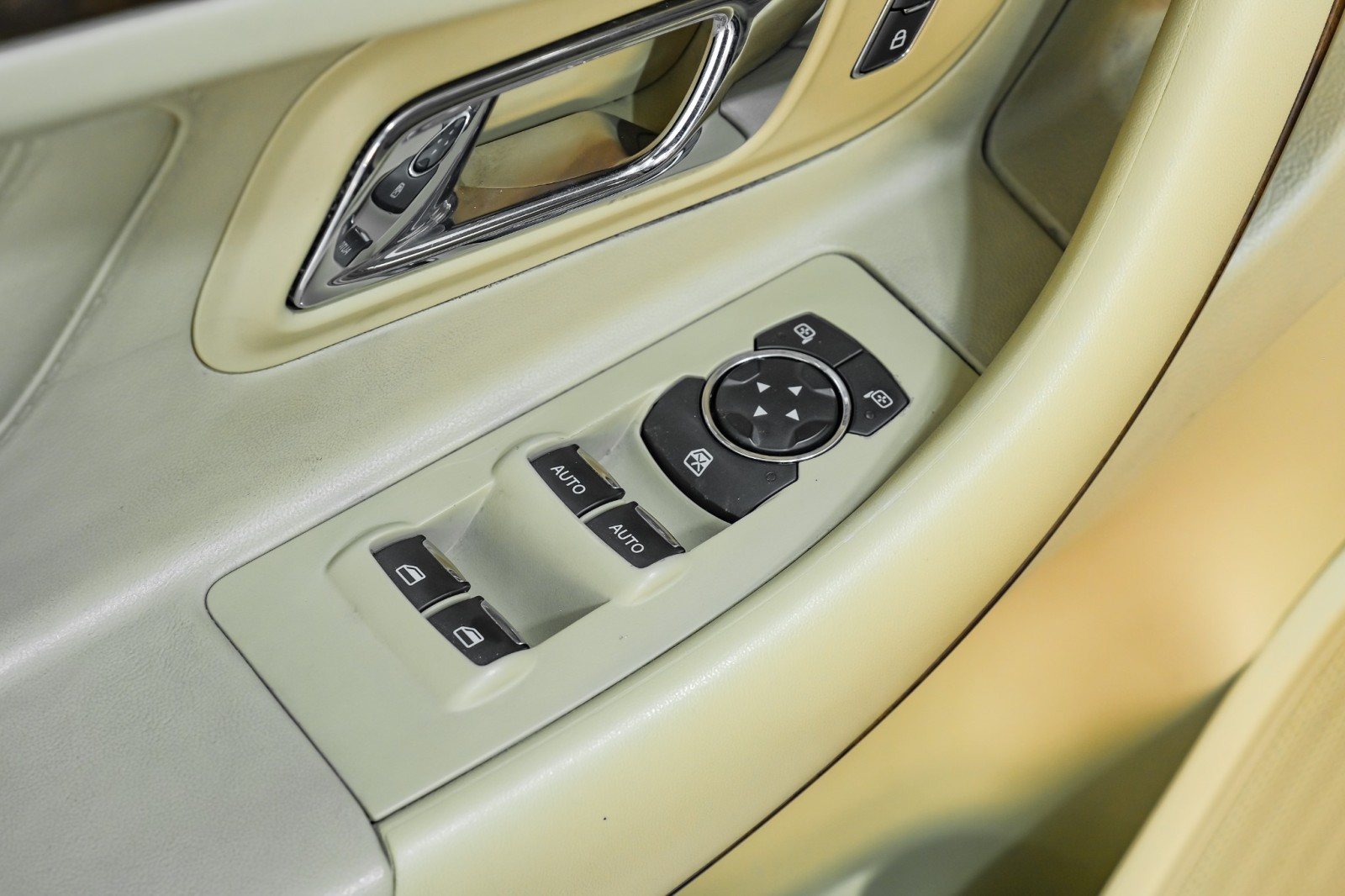 2019 Ford Taurus Limited Image 49 of 53