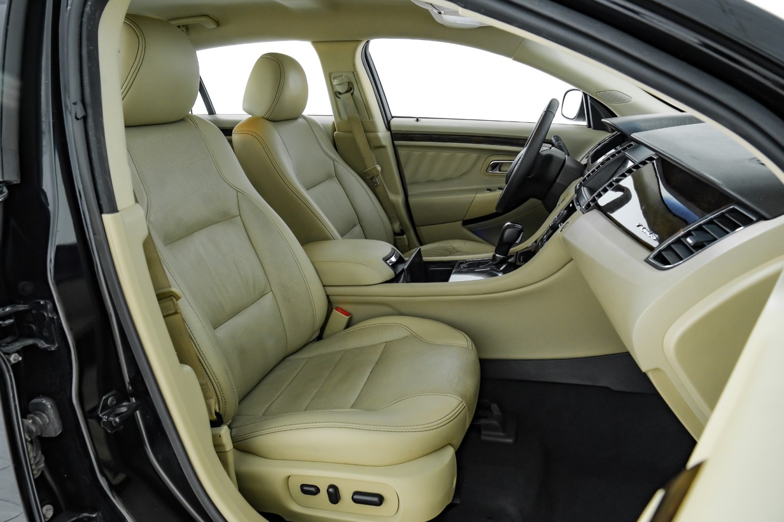 2019 Ford Taurus Limited Image 22 of 53