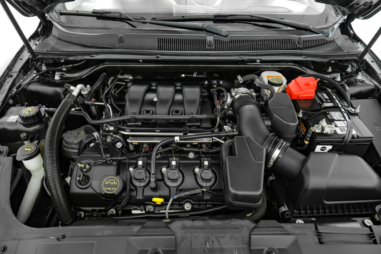 2019 Ford Taurus Limited Image 11 of 53