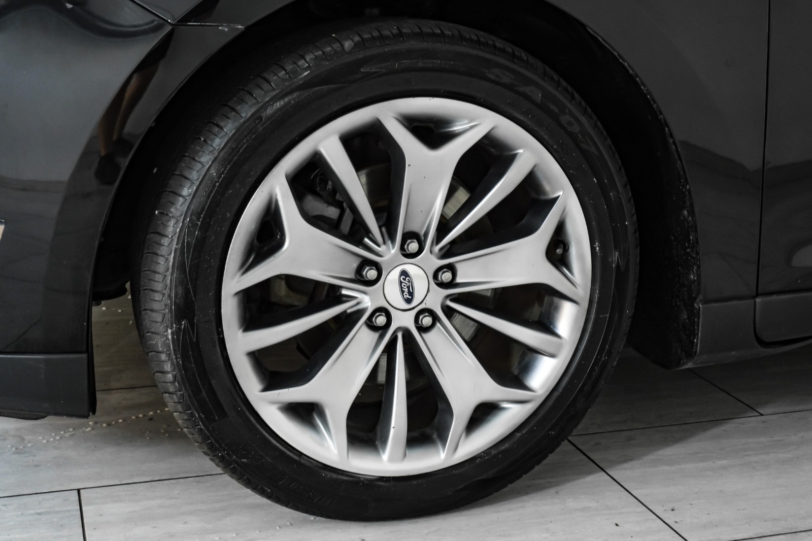 2019 Ford Taurus Limited Image 17 of 53