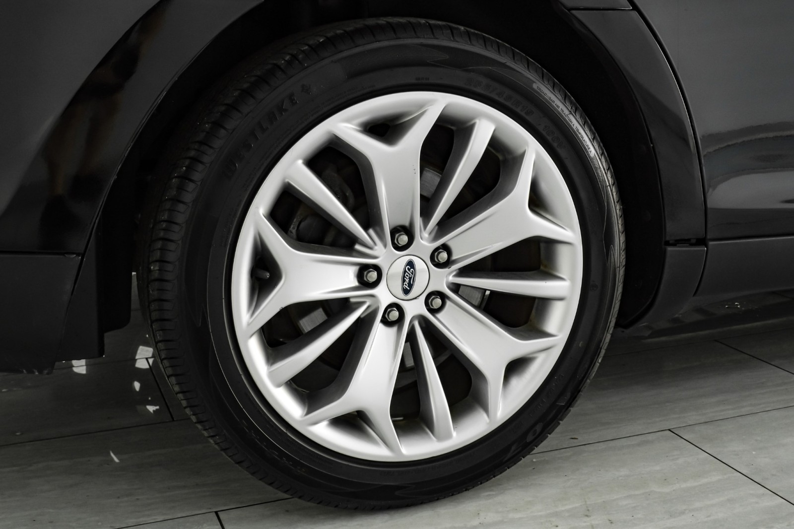 2019 Ford Taurus Limited Image 16 of 53