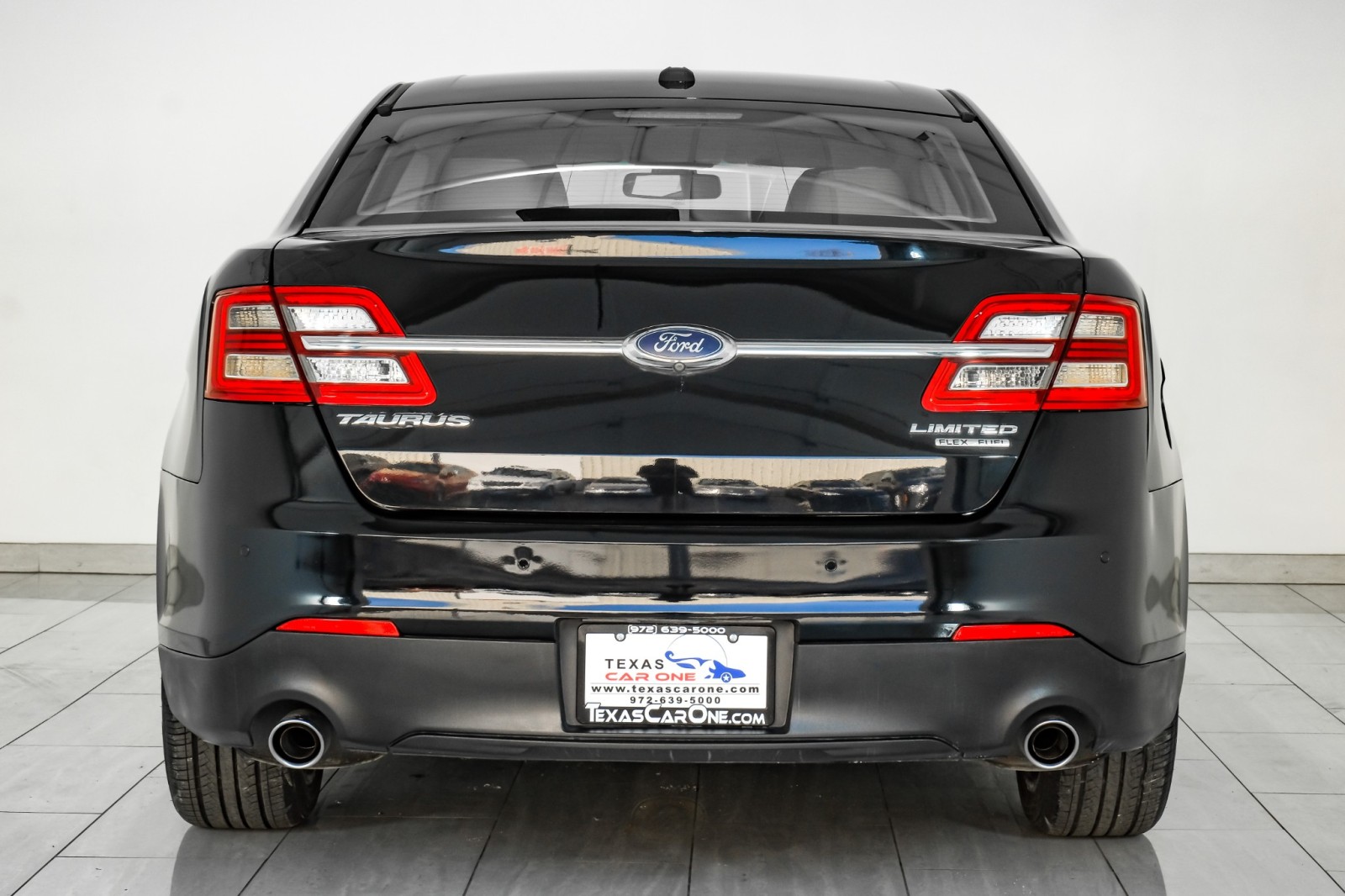 2019 Ford Taurus Limited Image 7 of 53