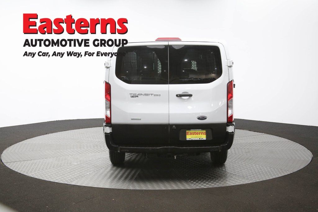 Vehicle image 27 of 63