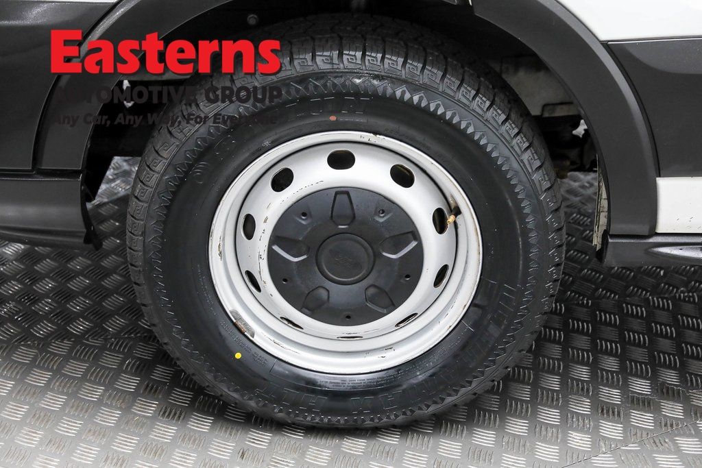 Vehicle image 38 of 63