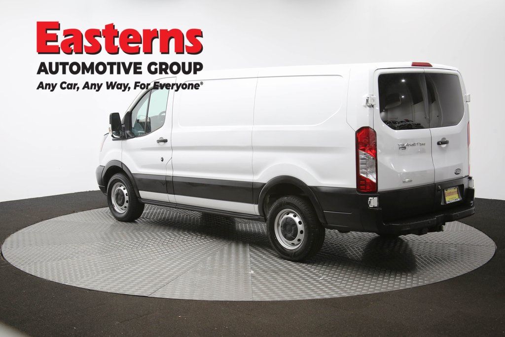 Vehicle image 29 of 63