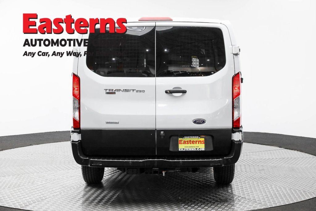 Vehicle image 53 of 63