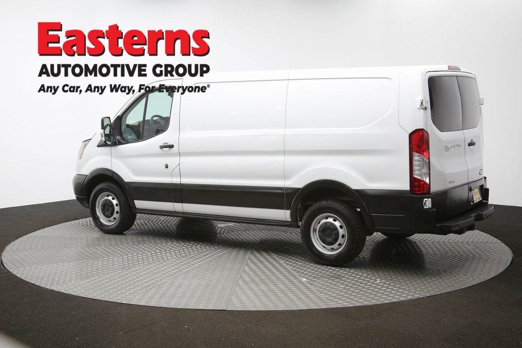 Vehicle image 28 of 63