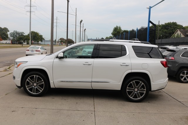 2019 GMC Acadia Denali Image 5 of 14