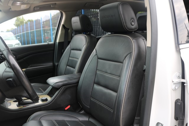 2019 GMC Acadia Denali Image 7 of 14