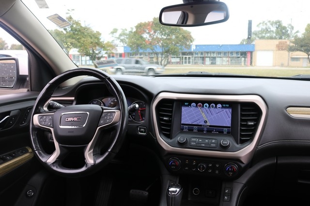 2019 GMC Acadia Denali Image 11 of 14
