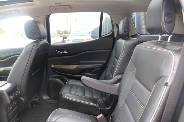 2019 GMC Acadia Denali Image 8 of 14