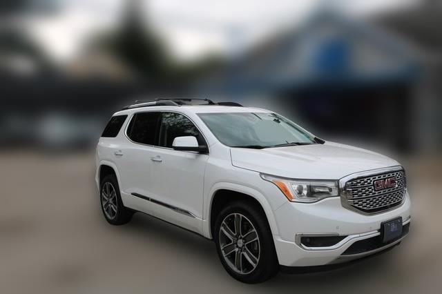 2019 GMC Acadia Denali Image 2 of 14