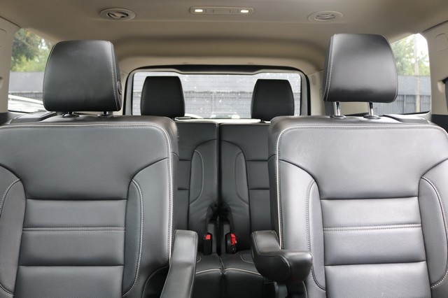 2019 GMC Acadia Denali Image 9 of 14